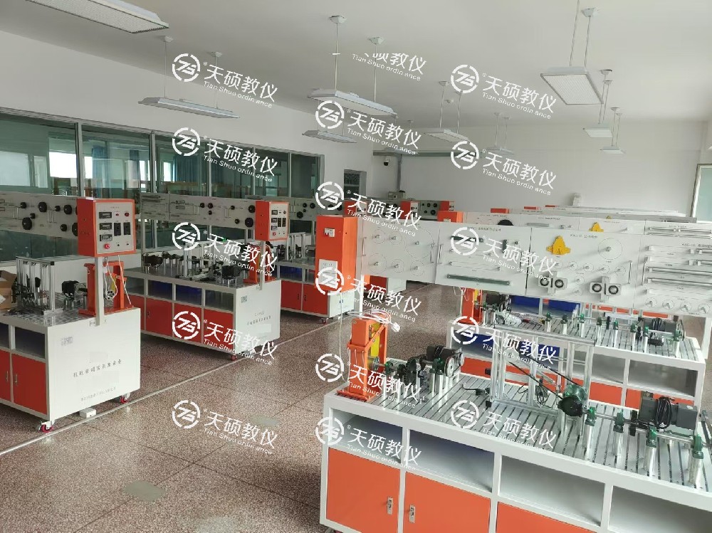 烏魯木齊技師學(xué)院 電氣工程及機(jī)電裝調(diào)實(shí)訓(xùn)室設(shè)備采購項目  順利安裝、調(diào)試、培訓(xùn)、驗(yàn)收通過！